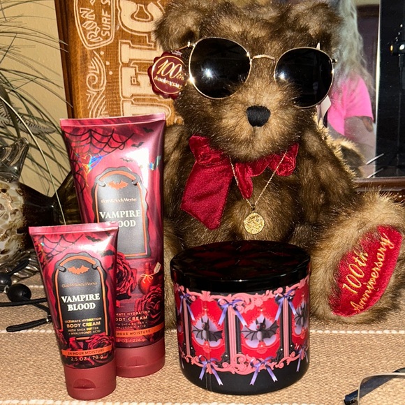 Bath & Body Works Vampire Blood Set - Red and Black - Picture 1 of 10